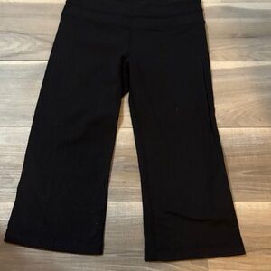 Lululemon crops size 6